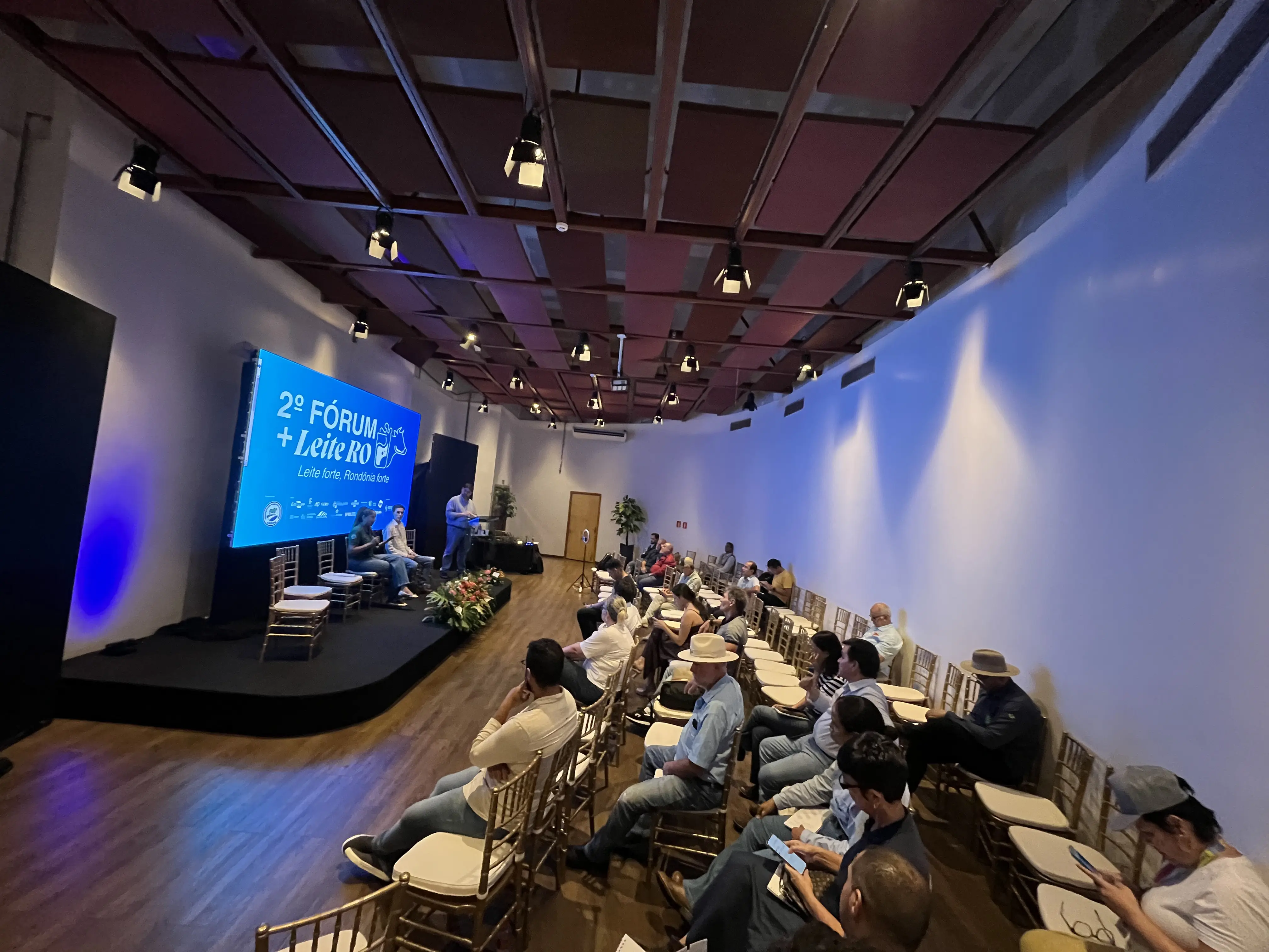 Fórum +Leite debate futuro da produção