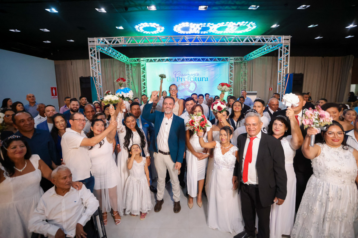 Casamento Comunitário oficializou gratuitamente a união civil de quase 70 casais