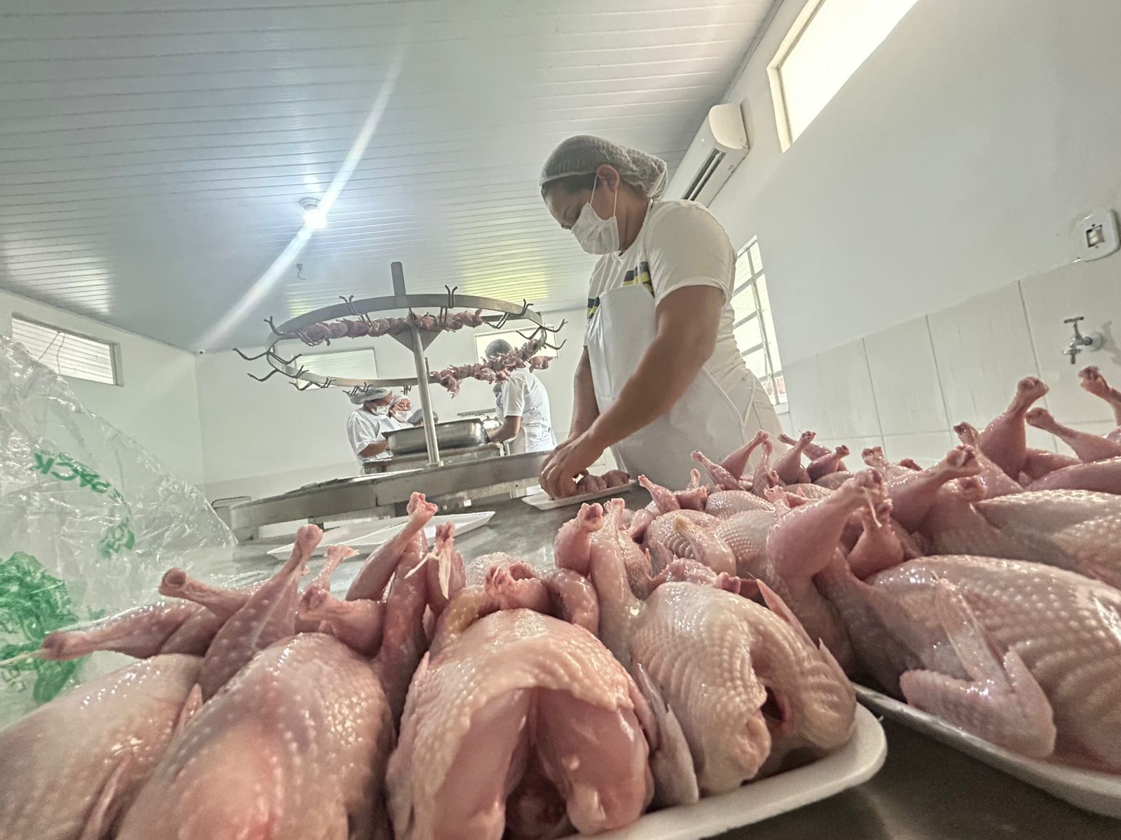 Granja Aviron integra o grupo de agroindústrias fiscalizadas pelo SIM