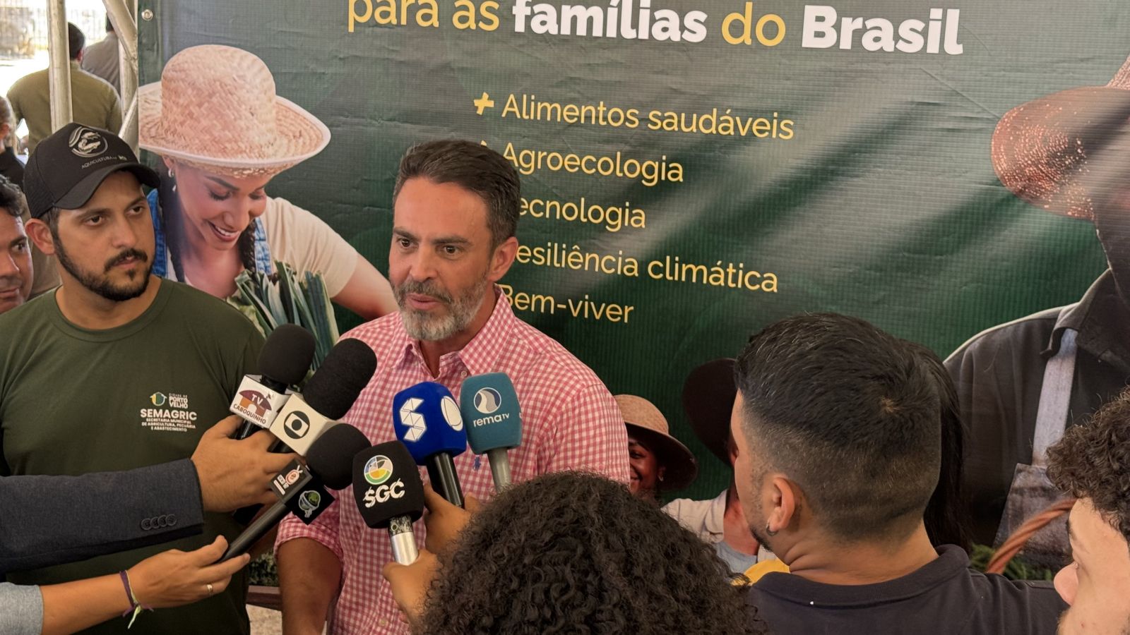 Prefeito Léo Moraes parabenizou as famílias de agricultores