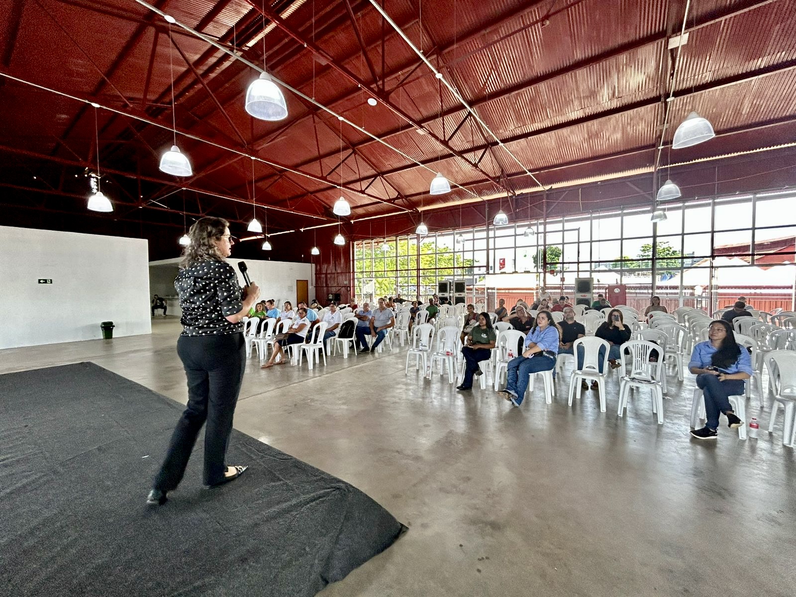 Palestra reuniu produtores e empreendedores interessados em ampliar mercados e fortalecer a segurança dos alimentos