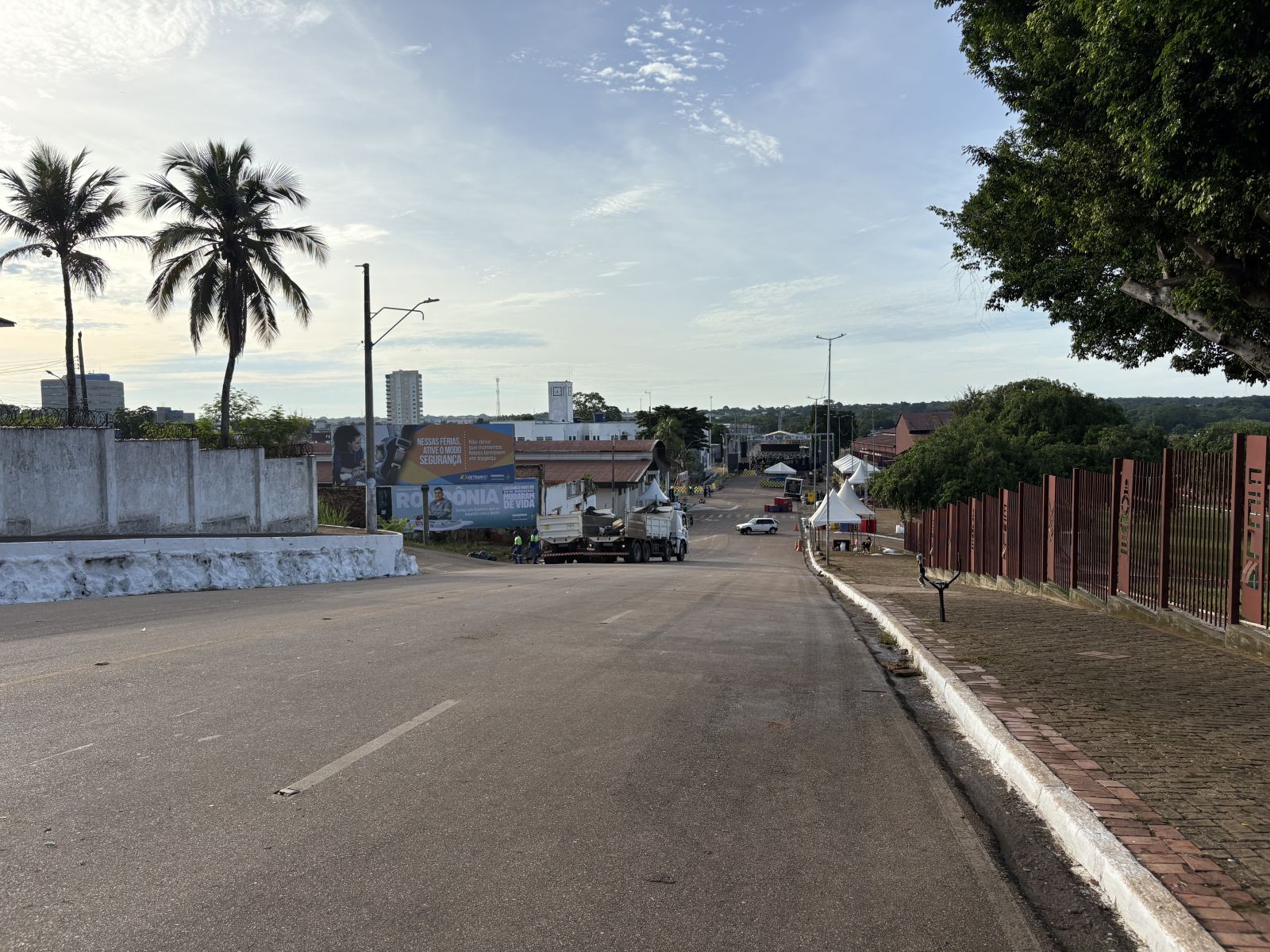 Em poucas horas, o espaço já apresentava um novo cenário, com limpeza avançada e organização restabelecida