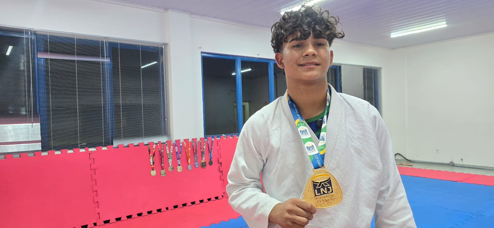 Atleta John Weslei, vencedor na categoria sub-15-73 kg, no masculino, durante o XXIII Campeonato Brasileiro das Ligas de Judô