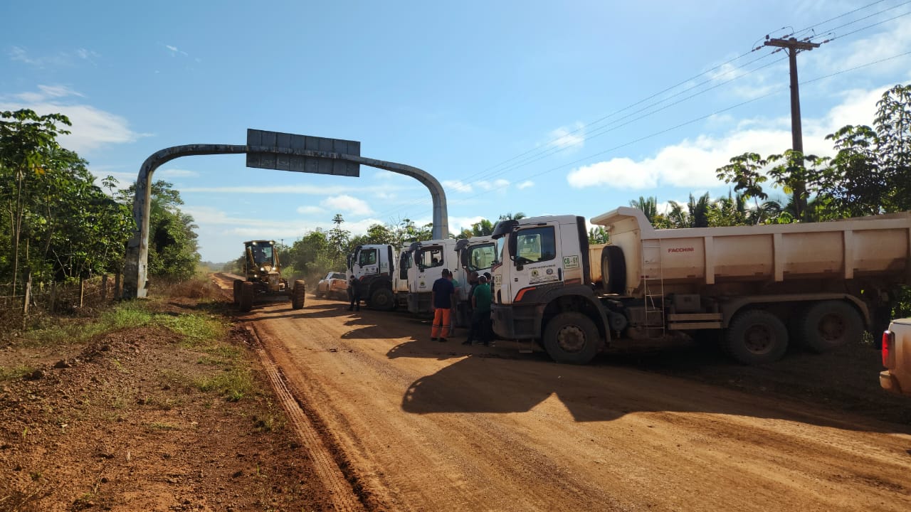 Ação está sendo realizada com máquinas e equipes da Semagric