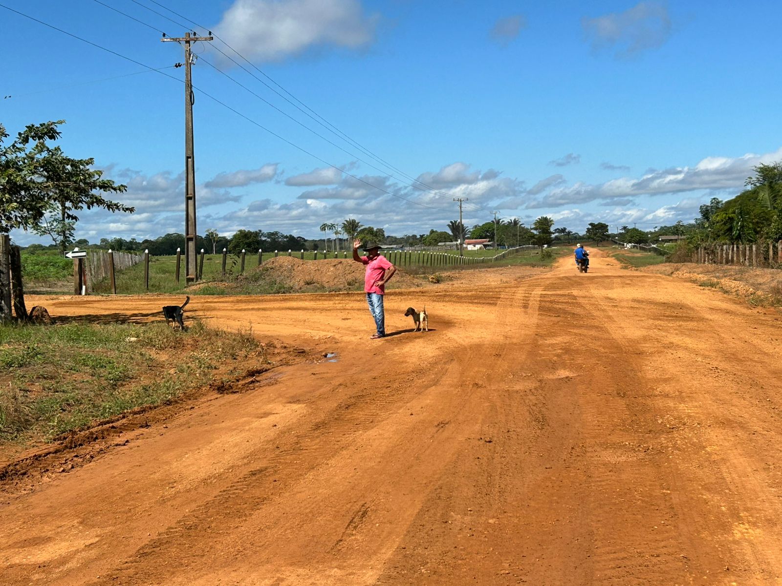 Cerca de 7 km de estrada estão recebendo melhorias