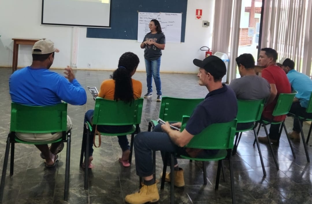 Agricultores participaram de uma palestra sobre a doença conhecida como Vassoura de Bruxa