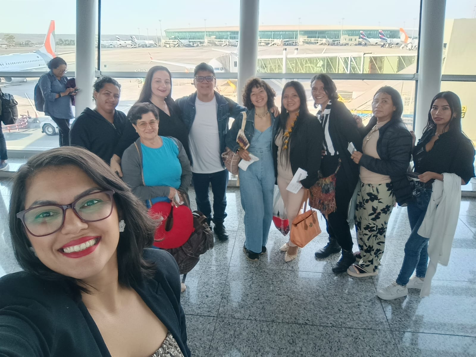 Grupo é formado por três artesãs indígenas, três mulheres reassentadas em razão da formação do reservatório e da APP da UHE Jirau, além de três artesãs da capital